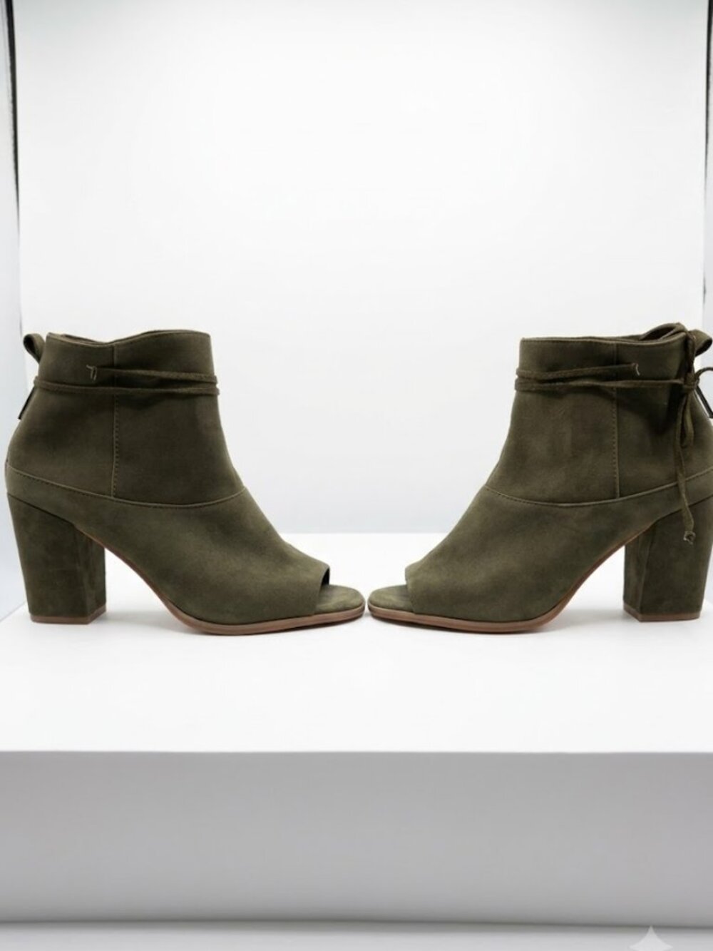 Seychelles Triple Threat  Open Toe Olive Green Suede Leather Shoes Booties Sz 8